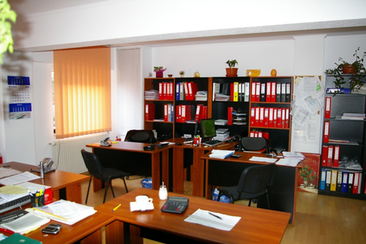 Ce salariu are o secretară de primărie. Cât câștigă cu tot cu sporuri și bonusuri