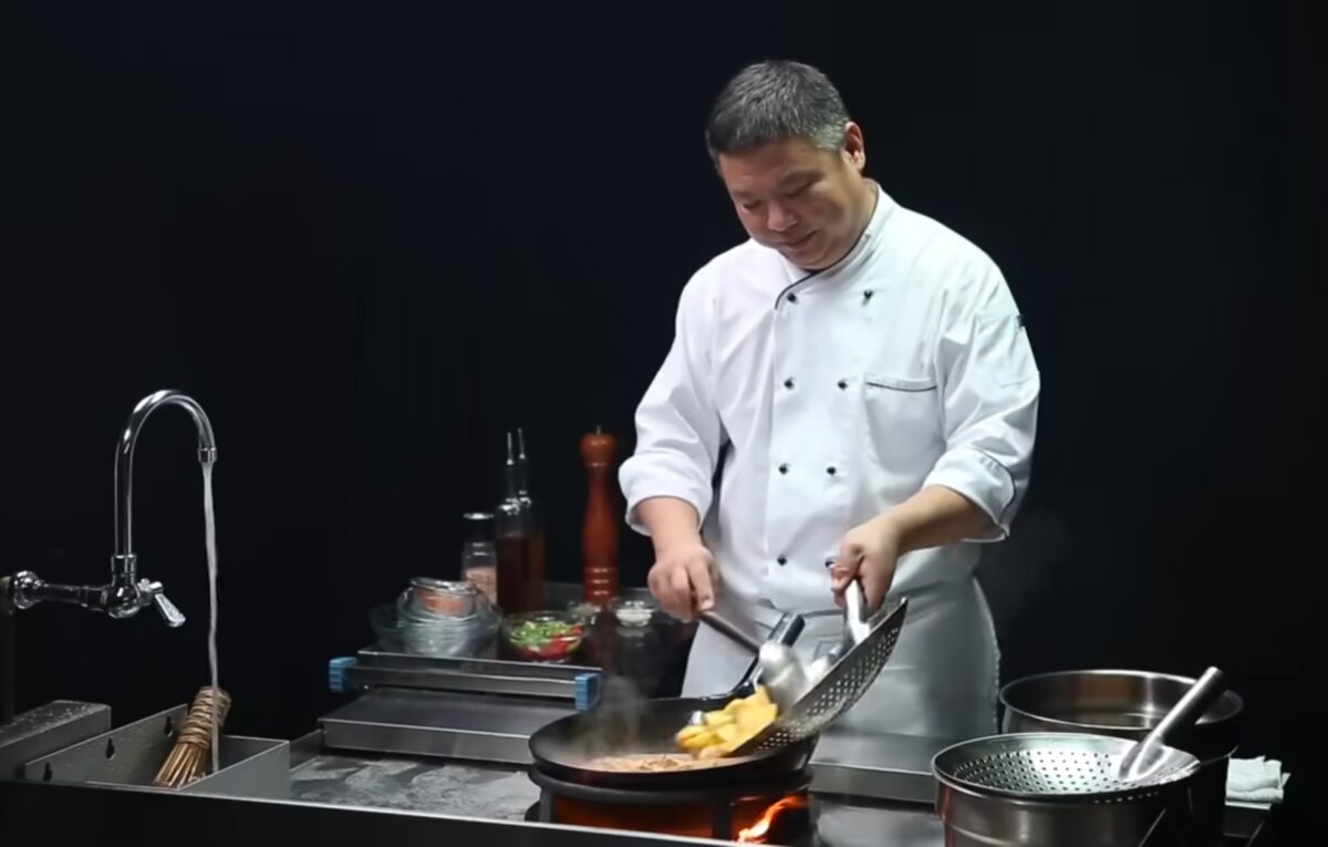 Dapanji – Puiul uriaș din Xinjiang care a cucerit wok-ul lumii. Chef John vă arată cum îl faceți ca la carte