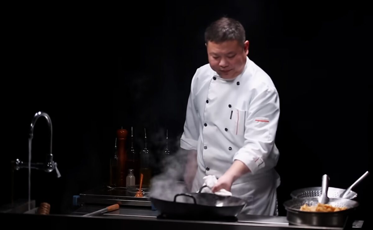 Chef John și secretul crustei aurii care trosnește la fiecare mușcătură din Puiul cu glazură de lămâie