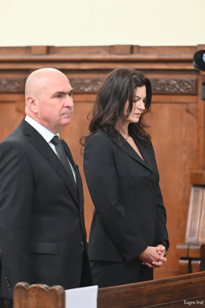 Ce salariu are partenera lui Ilie Bolojan, de fapt. Ioana Fâșie e asistent medical la Spitalul Județean de Urgență Oradea