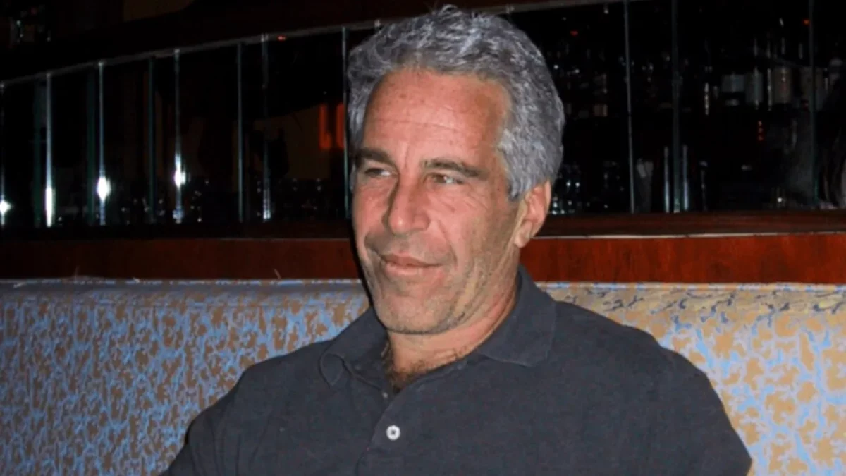 Imagine Stire Moștenitorii lui Jeffrey Epstein au fost de acord să plătească 35 de milioane de dolari pentru a pune capăt unui proces colectiv intentat de mai multe victime ale miliardarului | 2review.ro
