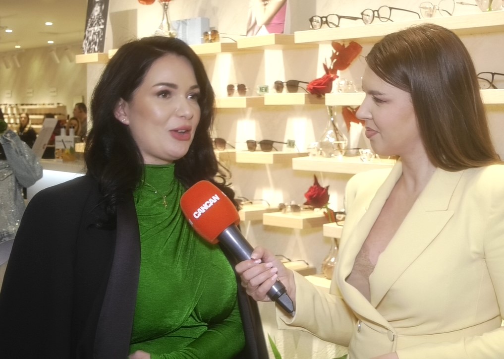 Artista și logodnicul ei își doresc o nuntă restrânsă