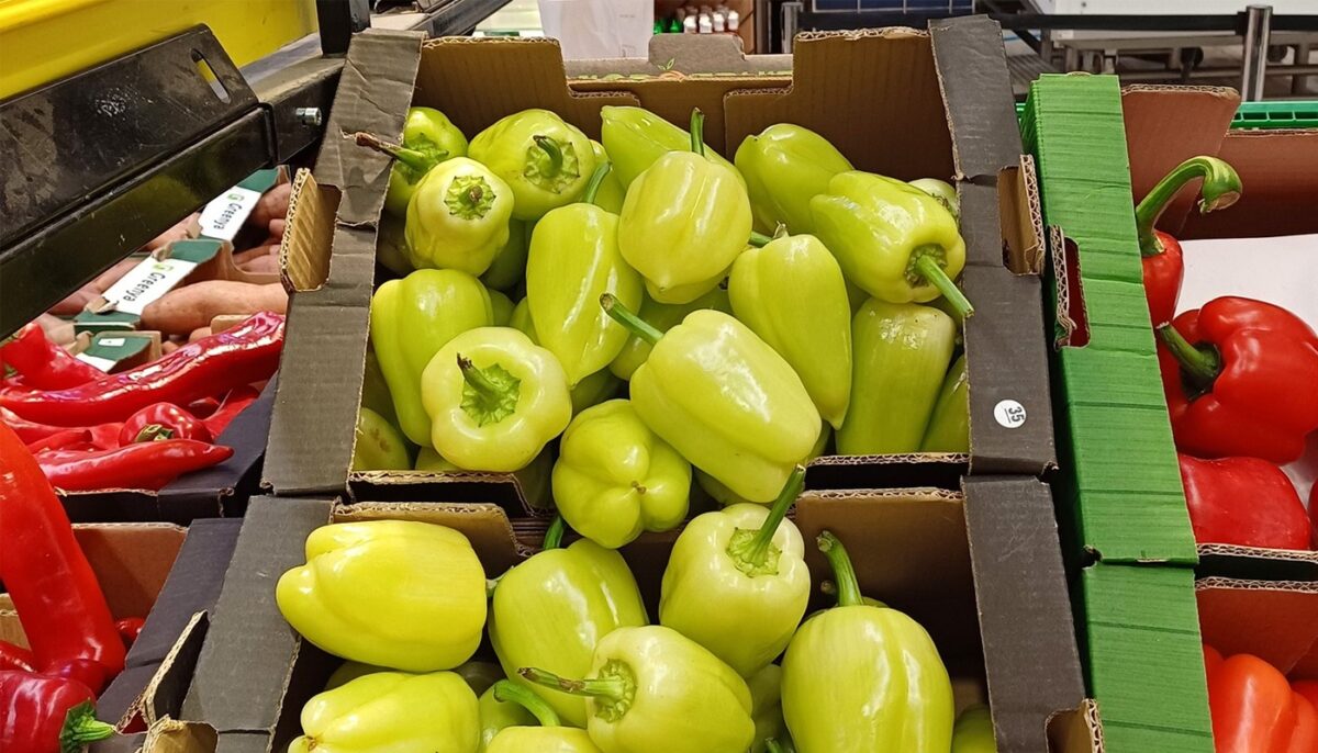 Imagine Stire Cât costă 1 kg de ardei gras Bianca în supermarketurile românești. Clienții au crezut că este o eroare | 2review.ro