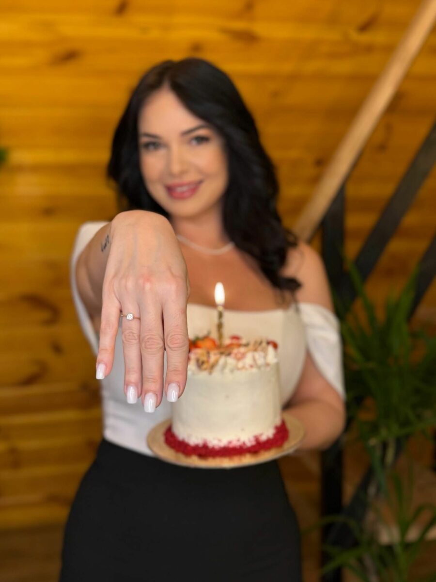 Deea Maxer, cerută în căsătorie