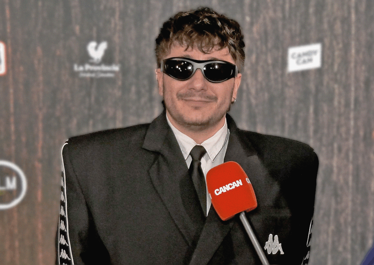 Imagine Stire Înainte de filmări, Malone din „Băieți de oraș” a trecut printr-un coșmar: „A trebuit să-mi liniștesc mintea” | 2review.ro