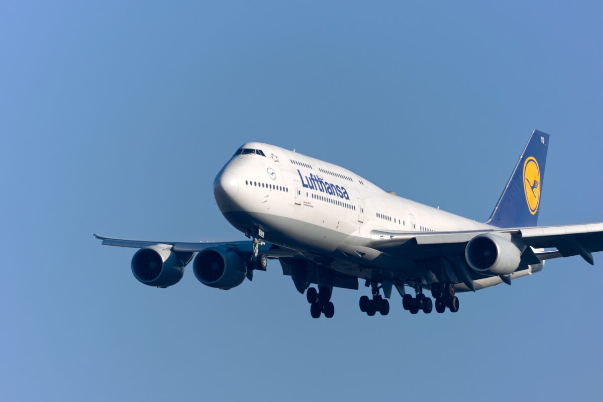 Imagine Stire Sute de zboruri au fost anulate joi din cauza unei greve a angajaților Lufthansa | 2review.ro
