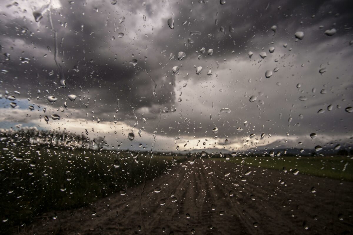 Prognoza meteo azi, 15 februarie 2026. Moldova sub cod de lapoviță: răcire bruscă și precipitații mixte la final de săptămână