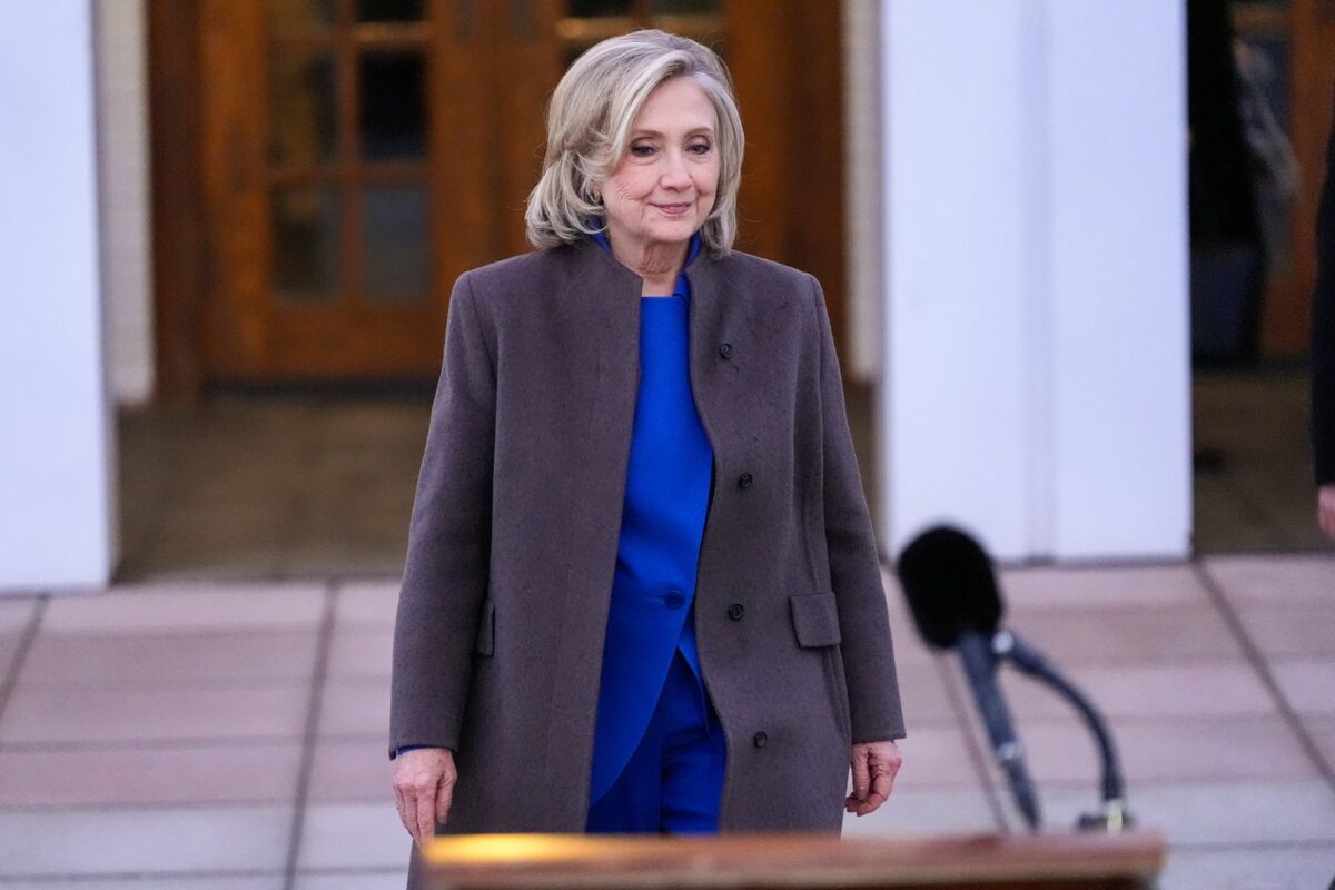 Imagine Stire Hillary Clinton a depus mărturie în fața Congresului SUA. Ce spune despre Jeffrey Epstein: „Vreau ca adevărul să iasă la iveală” | 2review.ro