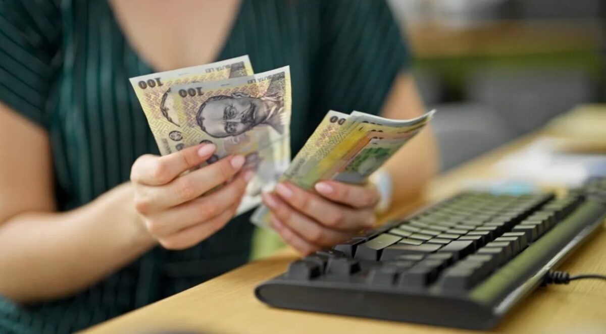 Unde lucrează românii care câștigă peste 30.000 pe lună. În ce domenii se câștigă cel mai bine