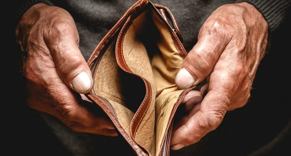 Județele cu cele mai mici salarii din țară. Oamenii câștigă mult sub media națională