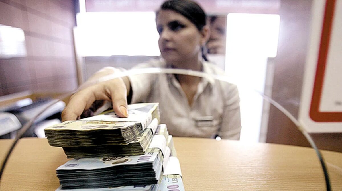 Imagine Stire Ce salariu are un director de bancă. Câți bani primește lunar | 2review.ro