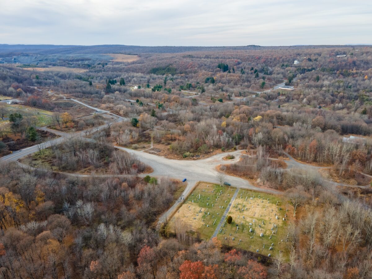 Imagine Stire Orașul modern părăsit de locuitori din cauza unui foc subteran care nu poate fi stins de zeci de ani. Flăcările ard continuu | 2review.ro