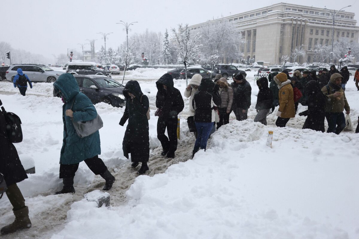Când se opresc ninsorile în România, potrivit ANM. Peste câte zile vor crește temperaturile în termometre
