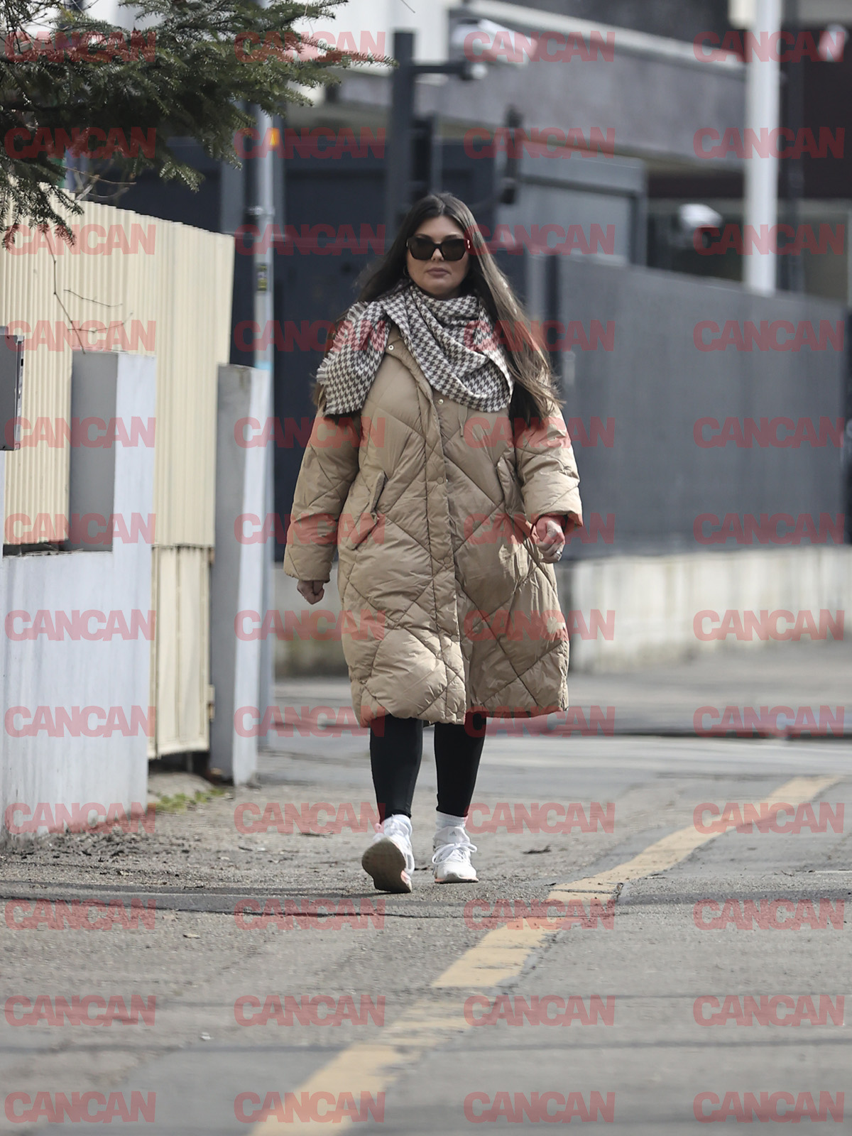 Poza pentru articolul Paula Seling, surprinsă într-o ipostază rară pe străzile din Capitală. Fanii au văzut-o, dar nu au recunoscut-o!