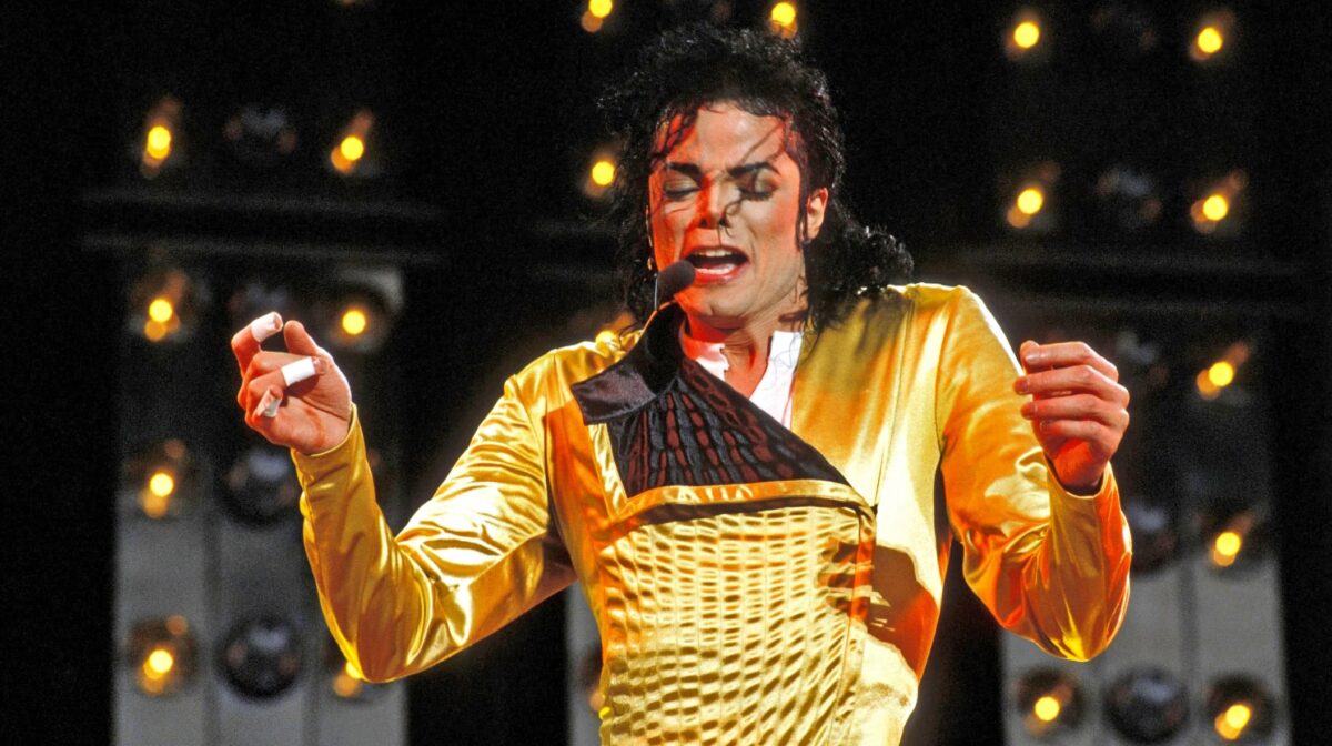 Imagine Stire Ultimele cuvinte ale lui Michael Jackson. Motivul bizar pentru care artistul a cerut lapte, cu doar câteva clipe înainte să moară | 2review.ro