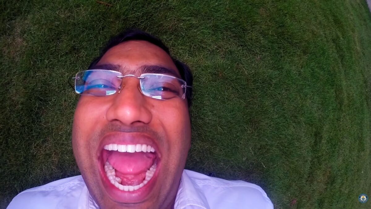 Imagine Stire Zâmbet de cartea recordurilor! Bărbatul cu 42 de dinți care i-a uimit pe medici | 2review.ro