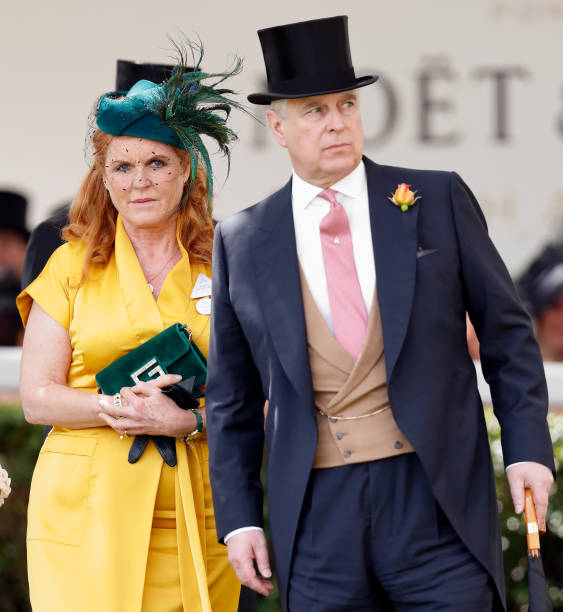 Un alt cuplu regal părăsește definitiv Marea Britanie. Unde se mută Prințul Andrew și Sarah Ferguson