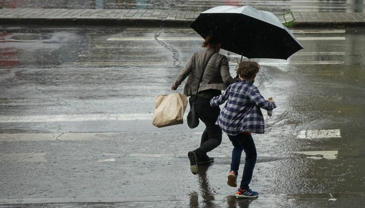 Prognoza meteo azi, 21 mai 2026. România nu scapă de ploi torențiale și descărcări electrice: zonele vizate de urgie