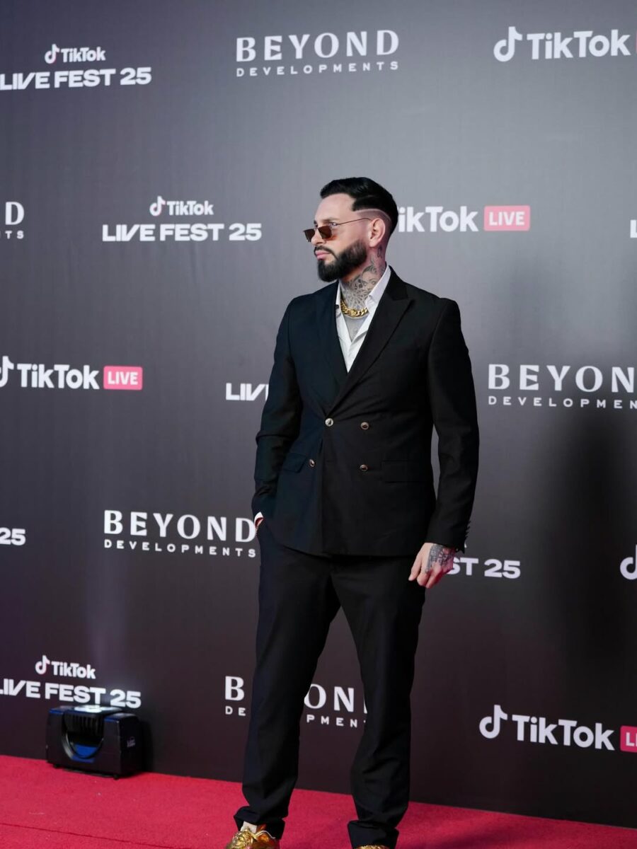 Rafaelo, acuzat că face orice pentru vizualizări