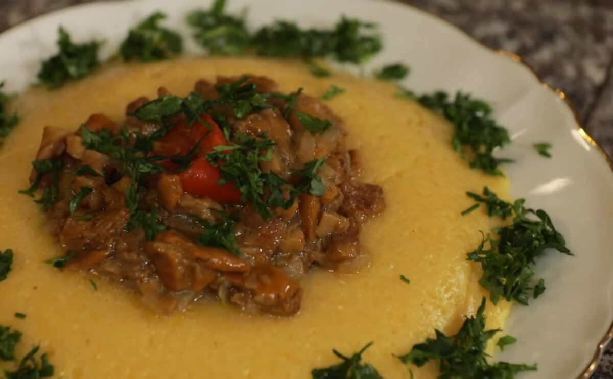 Imagine Stire Rețeta mănăstirească de tocăniță de gălbiori. Ingredientele necesare pentru o masă ca la mama acasă | 2review.ro