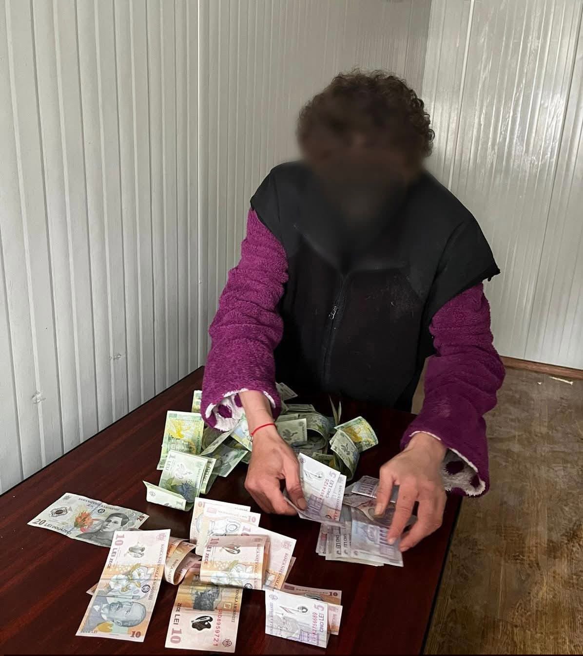 Cerșetoria pe pasajul Basarab: 300 de lei în 1 oră