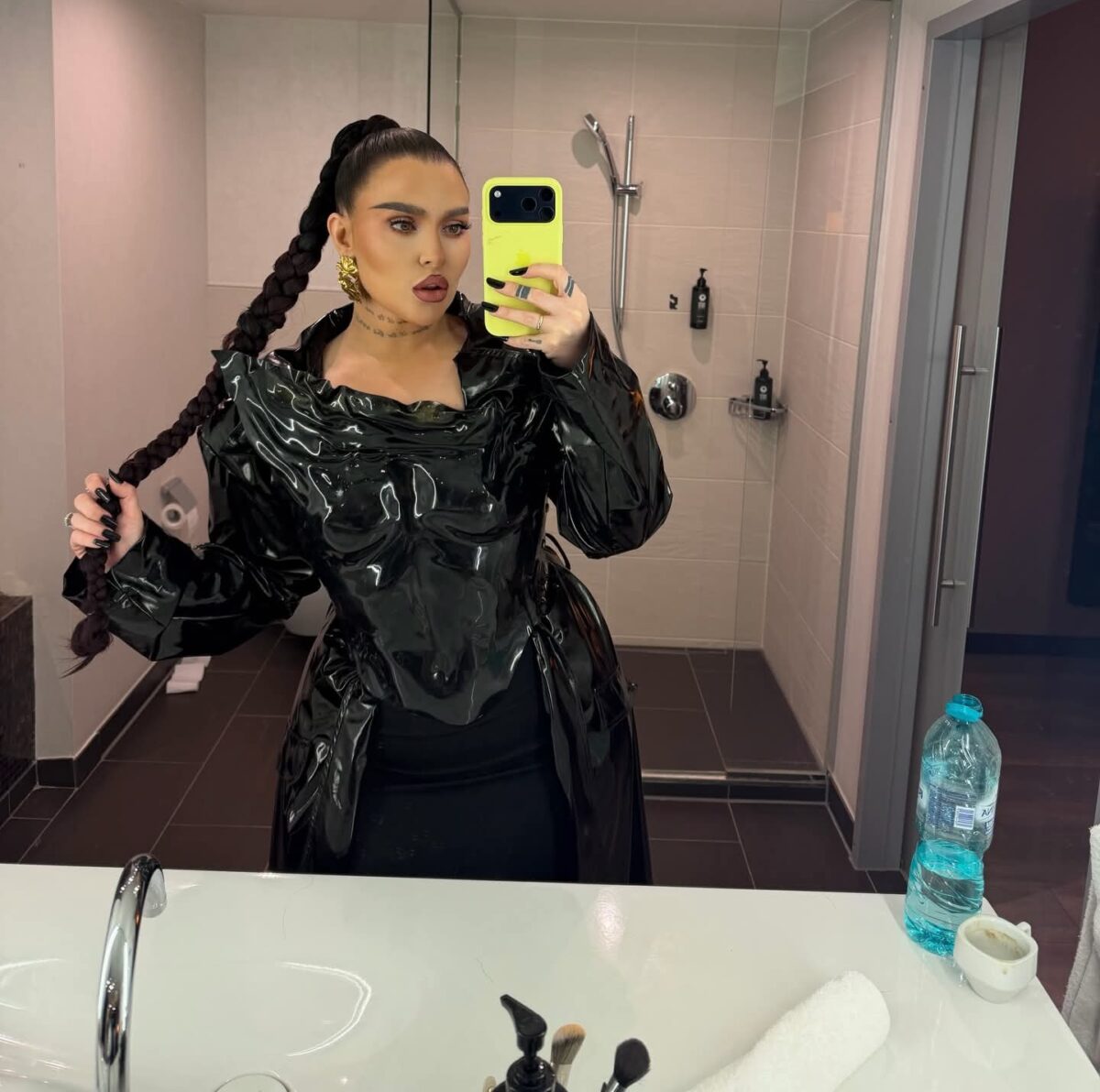 Jefuită de o cântăreață, Oana Radu a mai trăit o surpriză neplăcută. Ce i-a mai furat femeia