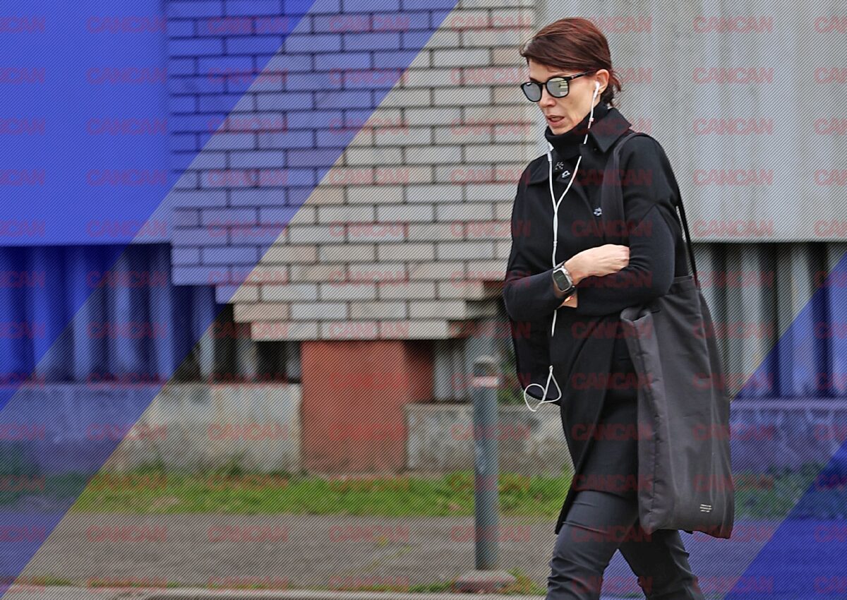 Imagine Stire Alina Chivulescu s-a pregătit de mutare sau de plimbare? Actrița de la Antena 1 s-a camuflat cu o geantă oversized | 2review.ro