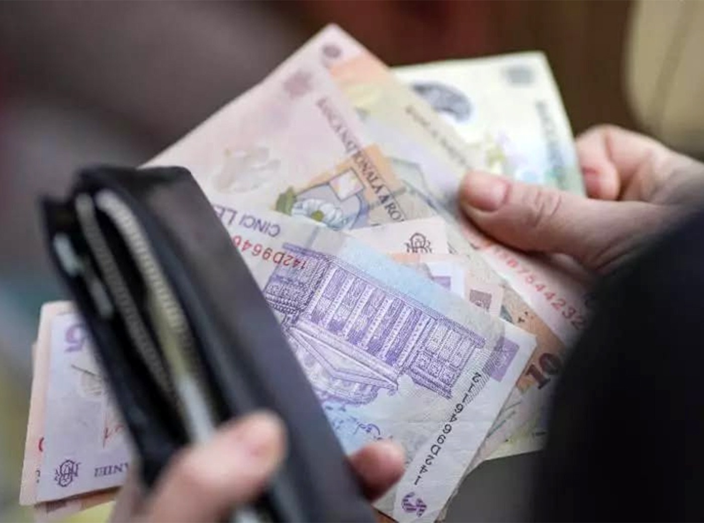 Acești pensionari vor primi 400 de lei în aprilie