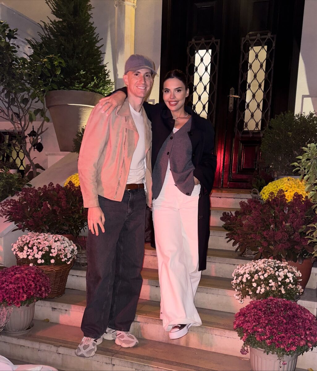 Imagine Stire Andreea Popescu și Rareș Cojoc au fost surprinși din nou împreună, chiar înainte de Paște. S-au dat de gol fără să vrea | 2review.ro