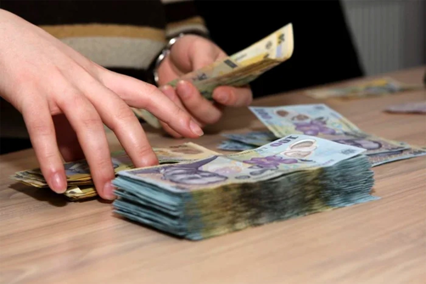 Reguli noi bani cash