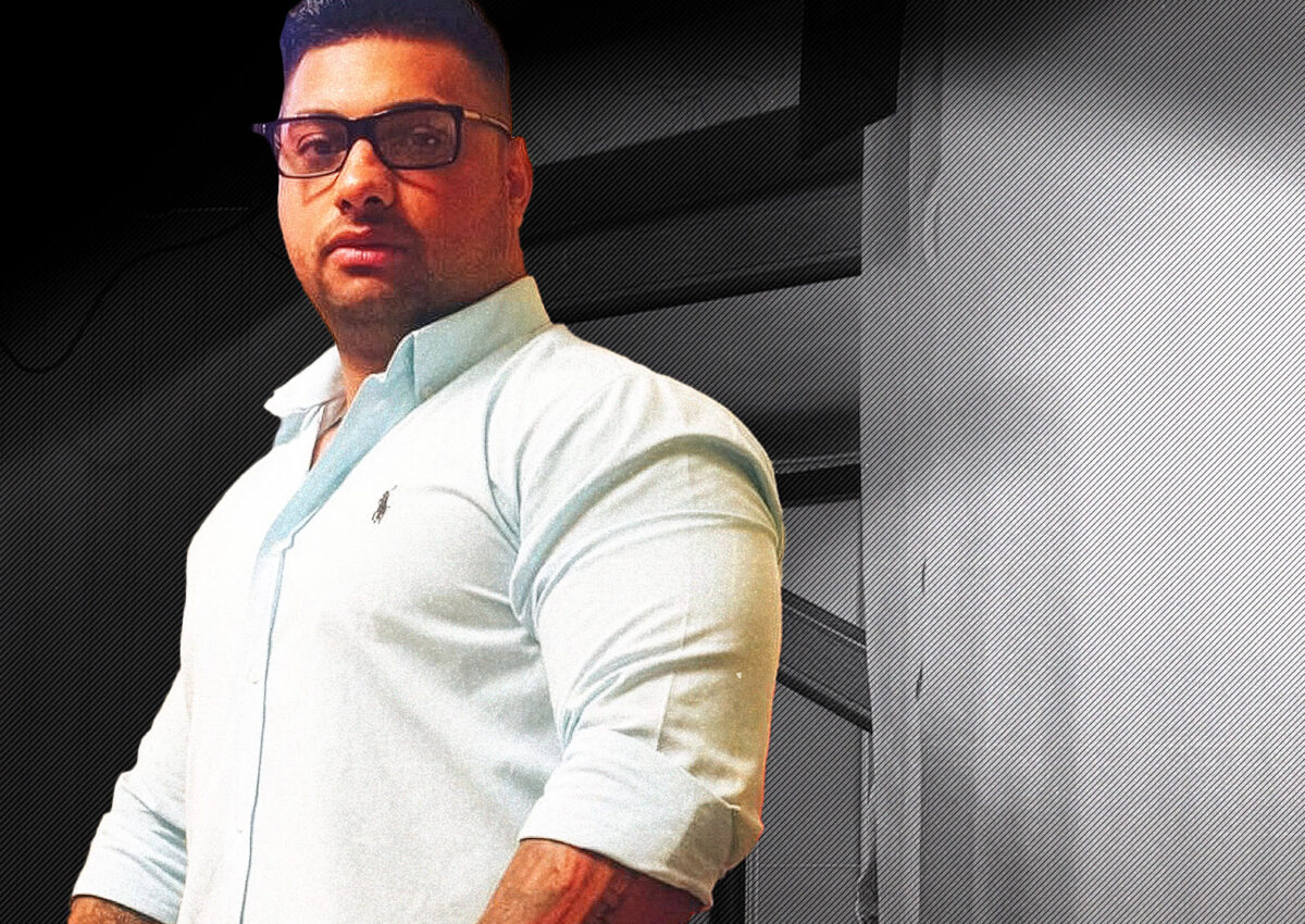 Imagine Stire Liderul interlop, implicat într-un nou scandal, după ce a fost căutat de FBI. Soția îngrozită cere divorțul, după ce a fost amenințată cu moartea | 2review.ro