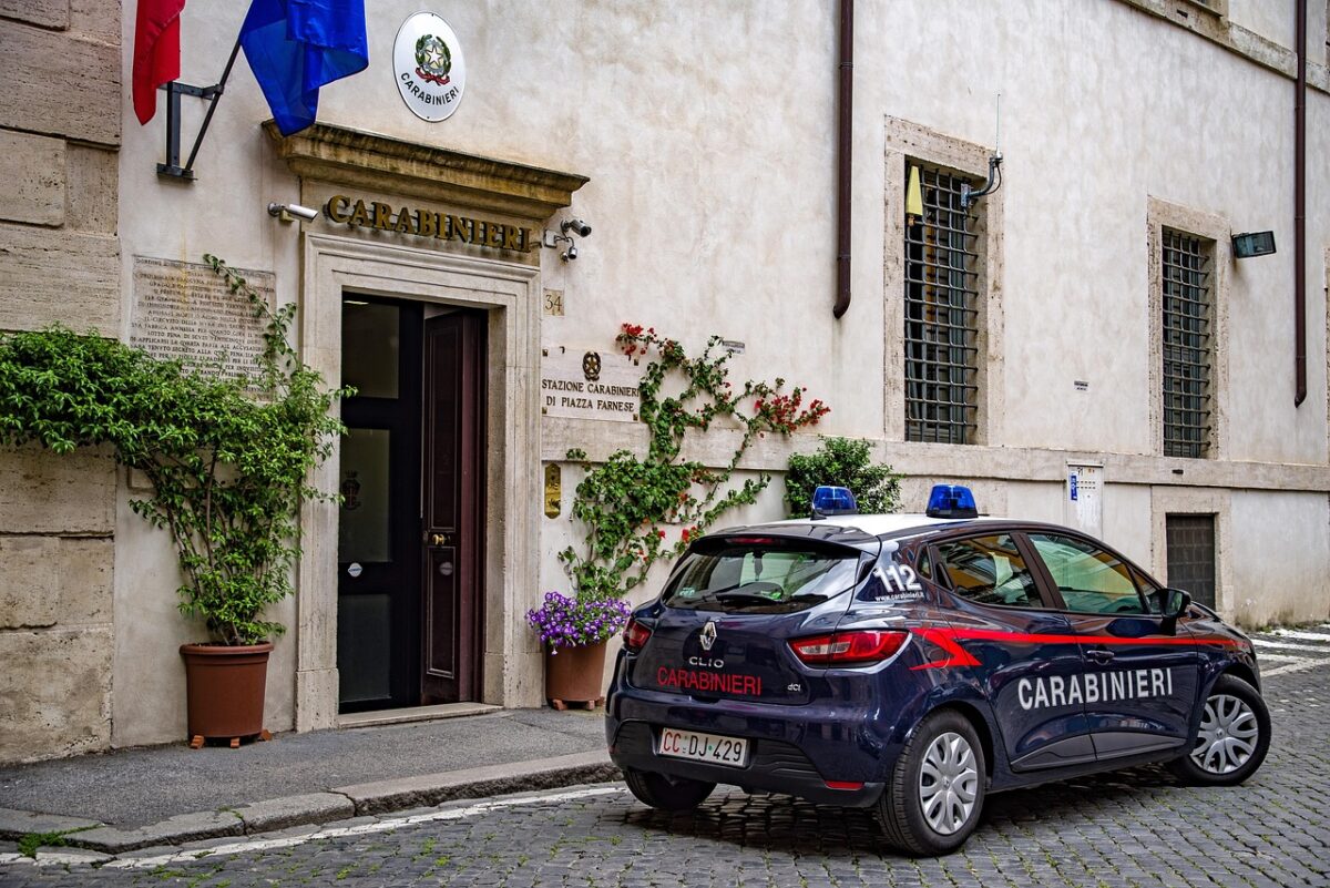 Un italian de 48 de ani are interdicție să intre în 32 de orașe. Motivul halucinant