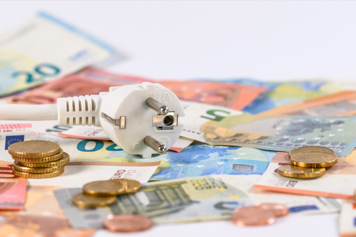 Imagine Stire Dispozitivul care te ajută să plătești mai puțin pentru curentul electric. E una dintre cele mai populare opțiuni ale momentului | 2review.ro
