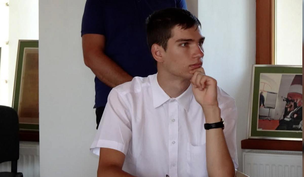 Povestea elevului din Târgu Jiu care a ajuns la Harvard. Pasiunea pentru stele i-a schimbat viața