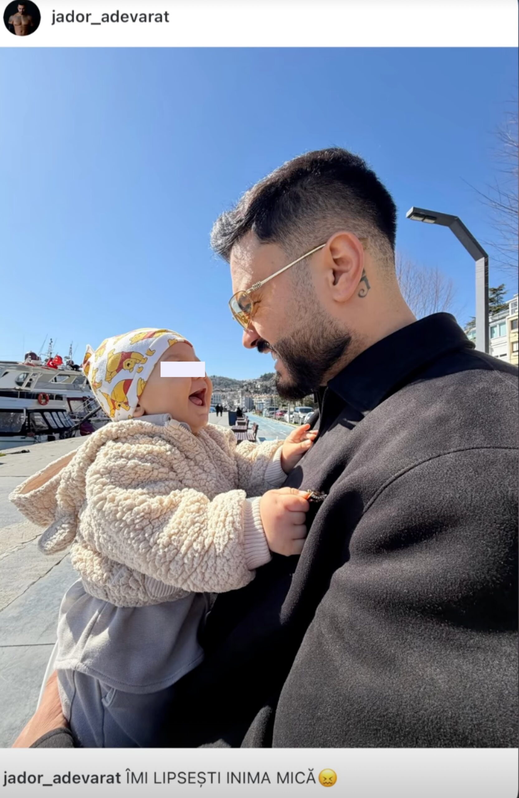 Jador, alături de fiul său, micuțul Avraam. Sursa foto: Instagram