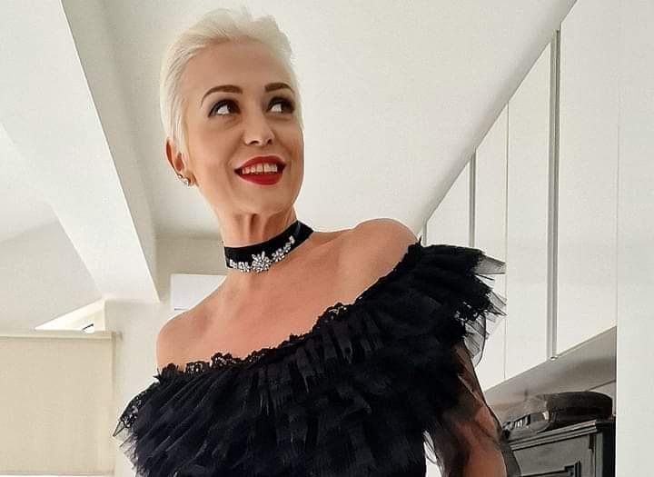 Cum arată pensiunea Monicăi Anghel de la munte? Conacul are 8 camere și te poți caza în el
