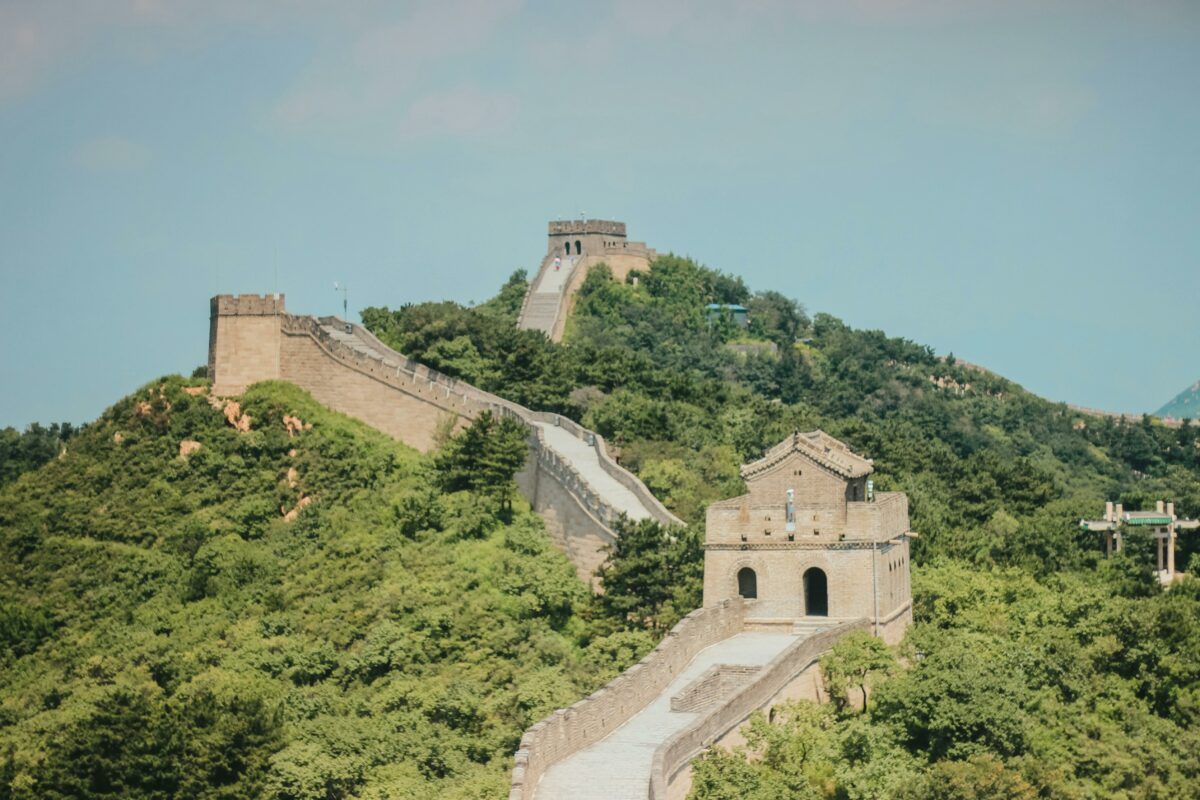 Marele Zid Chinezesc și primul telefon din lume: două momente istorice separate de doar doi ani