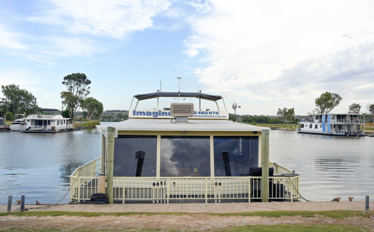 Imagine Stire Pensionarul care și-a cumpărat o casă 100.000 de euro a vândut-o apoi cu 2 euro. Care este motivul | 2review.ro