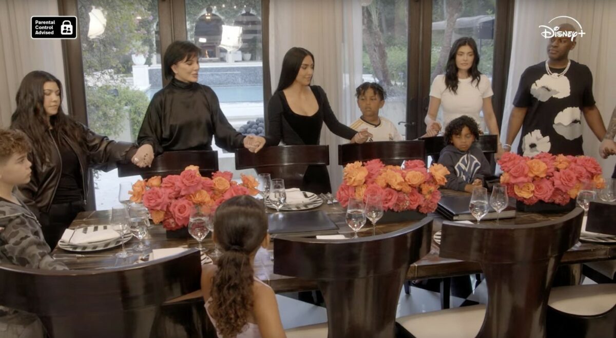 Imagine Stire Familia Kardashian-Jenner se mărește din nou. Cine așteaptă încă un copil | 2review.ro