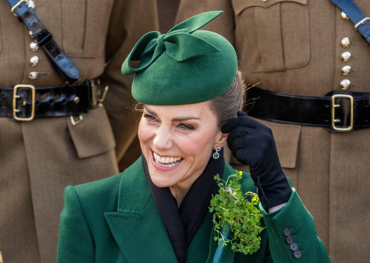 Imagine Stire Cum a apărut îmbrăcată Kate Middleton la parada de Sfântul Patrick. Mulți internauți s-au declarat surprinși neplăcut | 2review.ro