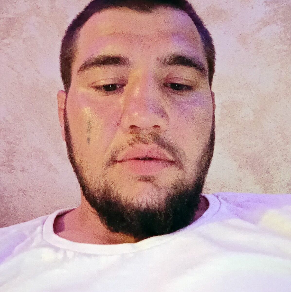 Imagine Stire Proaspăt eliberat din închisoare, Salim a ieșit la plimbare, pe Bd. Tomis din Constanța. A văzut o femeie în scaun cu rotile și a întrebat-o dacă are cont de Facebook și dacă dorește să îl cunoască mai bine. Ce a urmat depășește orice imaginație | 2review.ro