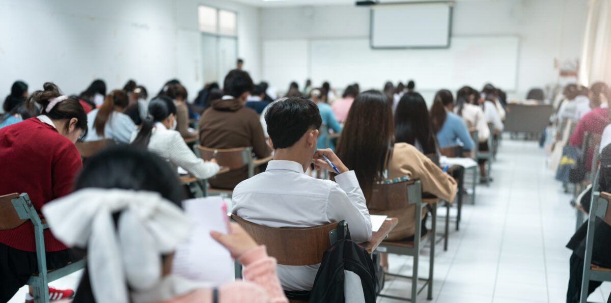 Imagine Stire Este presiunea constantă o idee bună în educație? Cum influențează modestia viitorul copiilor | 2review.ro