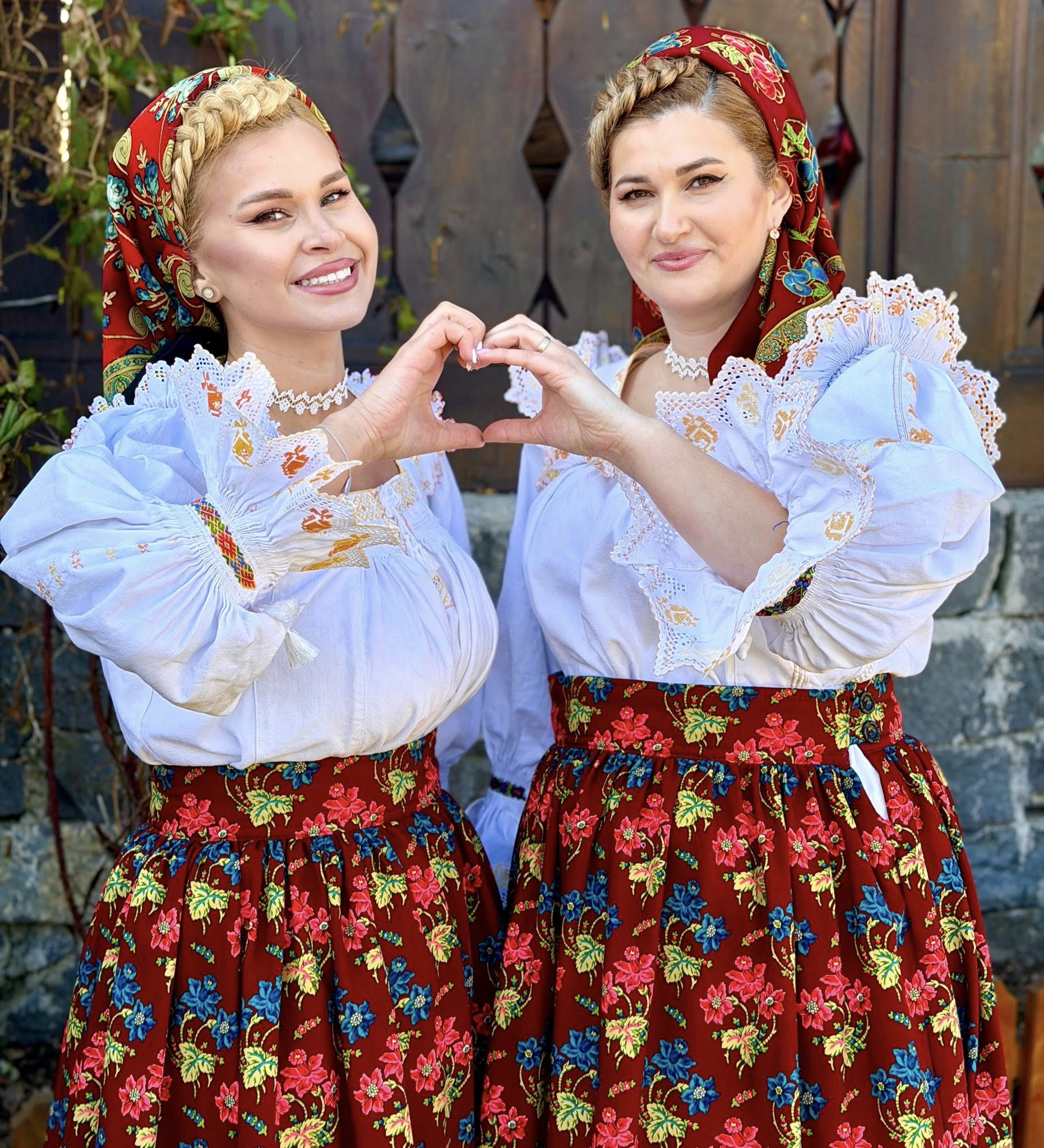 Cu ce se ocupă sora Oanei Tomoiagă. Sursa foto: Facebook