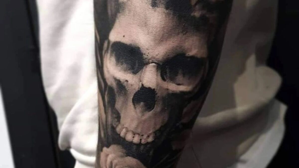 Tot mai mulți români își fac tatuaje și piercing. Ce trebuie să știi înainte să alegi un salon în București