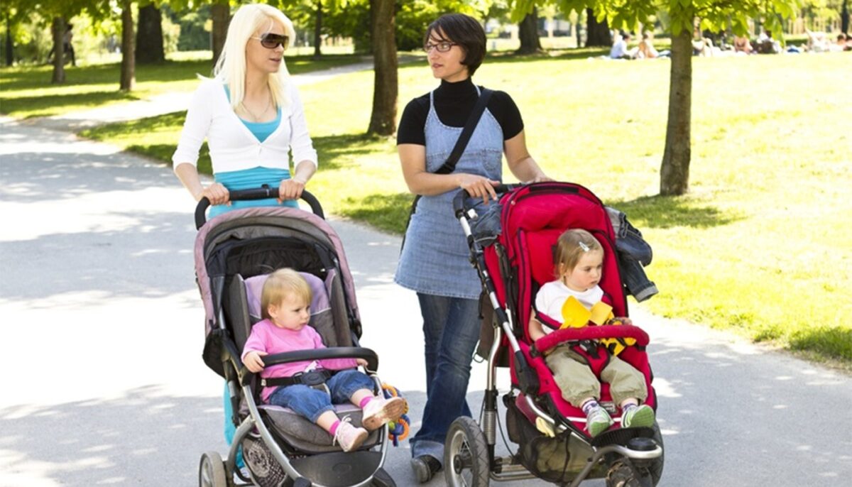 Imagine Stire TOP 3 | Orașele din România cu cele mai fericite femei. Cine este pe primul loc | 2review.ro