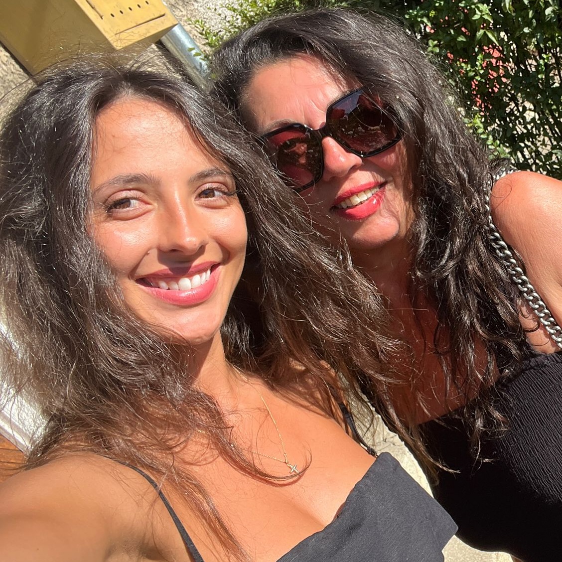 Verișoara și mama Patriciei Vizitiu. Sursa foto: Instagram