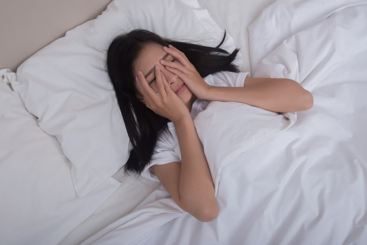 Somnul de 8 ore nu garantează odihna completă. Obiceiul banal care îți poate afecta creierul noaptea