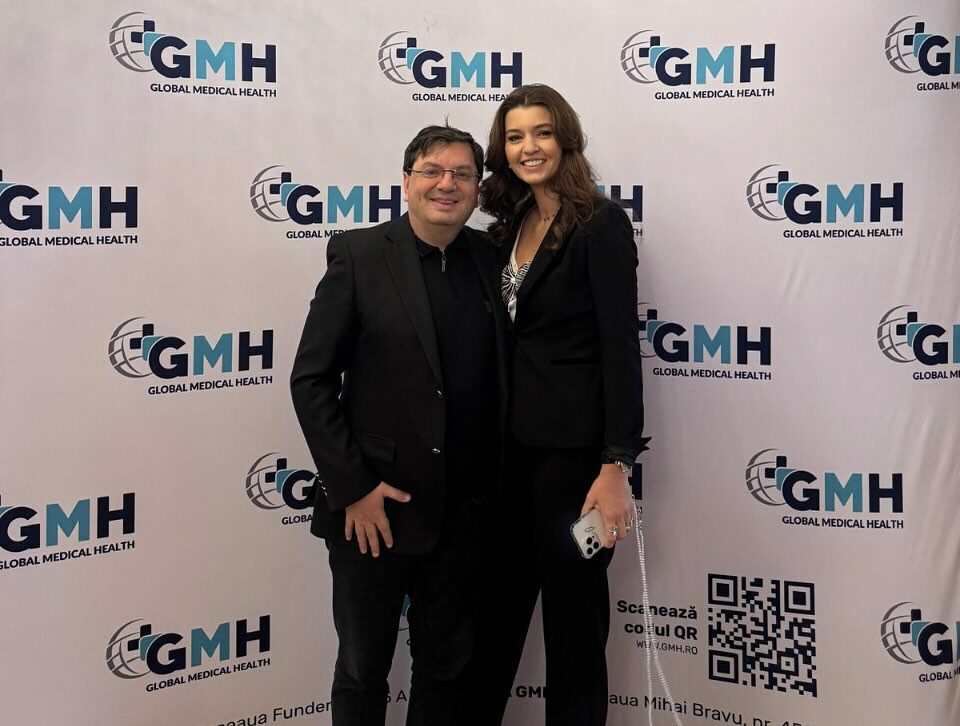 Imagine Stire Bucurie mare în familia ex-ministrului Sănătății! Soția lui Nicolae Bănicioiu a născut tripleți | 2review.ro