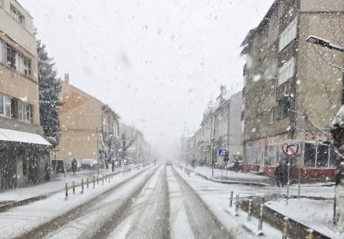 Imagine Stire Județul din România unde ninge ca în povești, în aprilie 2026: ”Vine Paștele sau Crăciunul?” | 2review.ro