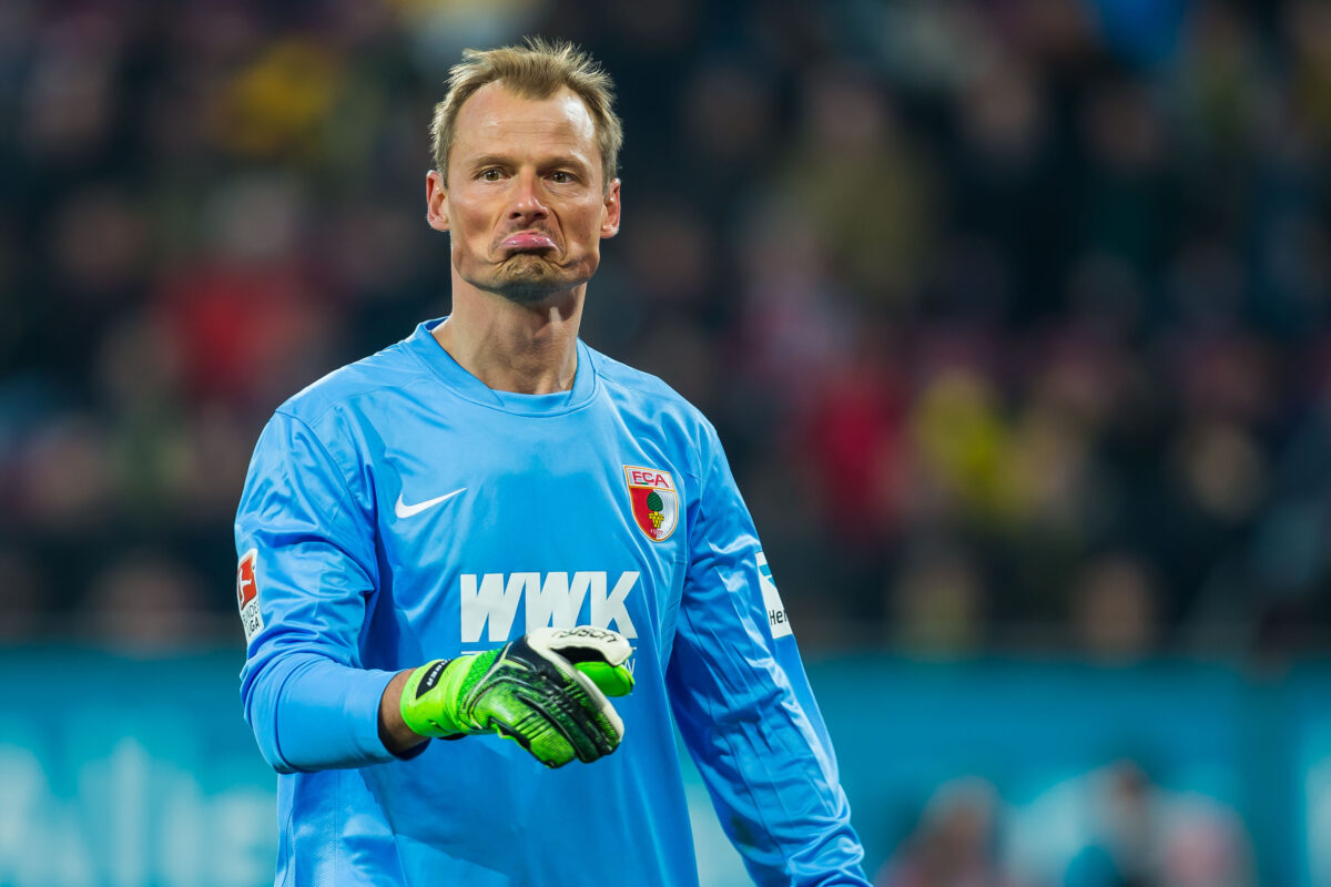 Imagine Stire Tragedie în lumea fotbalului! Fostul internațional a murit la doar 48 de ani | 2review.ro